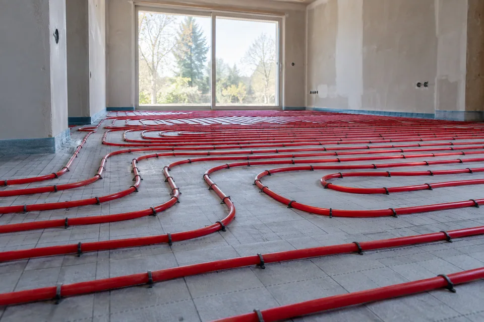 Circuitos de suelo radiante durante su instalación